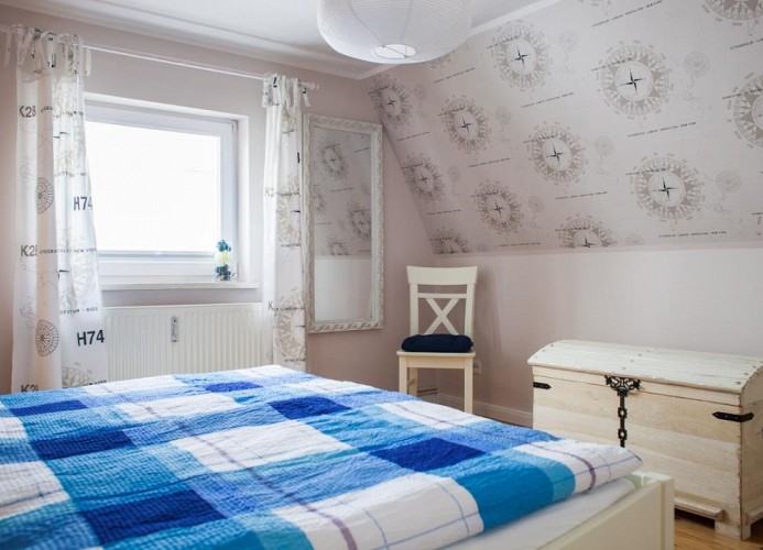 Schlafzimmer 1